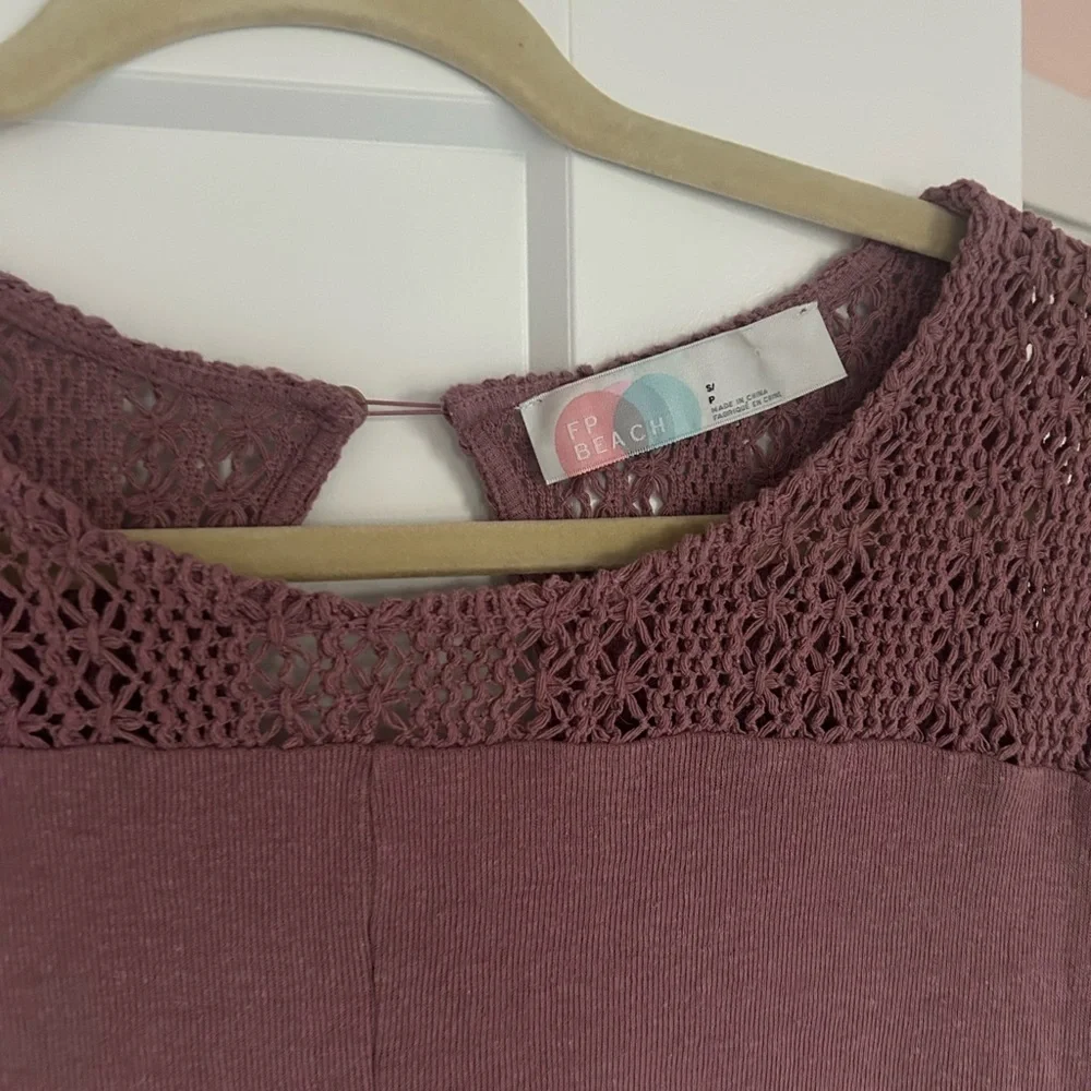 Free People beach crochet romper light purple- relaxed fit- size small - Picture 3 of 7